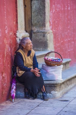 Bir sokak satıcısı Oaxaca Meksika