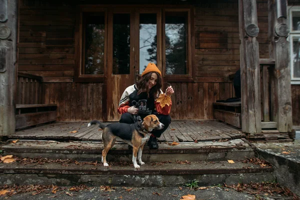 Stylish Young Woman Cute Dog Old Cozy House — Stock Photo, Image