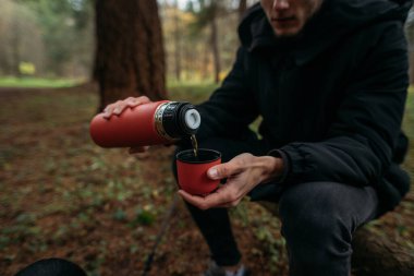 Doğada bir termostan çay içmek