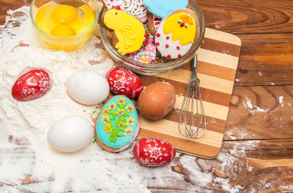 Paskalya kurabiyeleri ve malzemeler