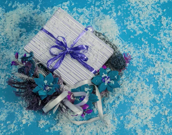 Regalo de Navidad en caja . — Foto de Stock