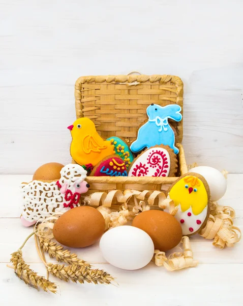 Easter cookie chicken, bunny, little ram in a basket and chicken — Stock Photo, Image