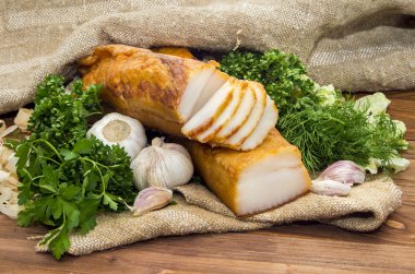 sarımsak ve bitki ile pastırma füme