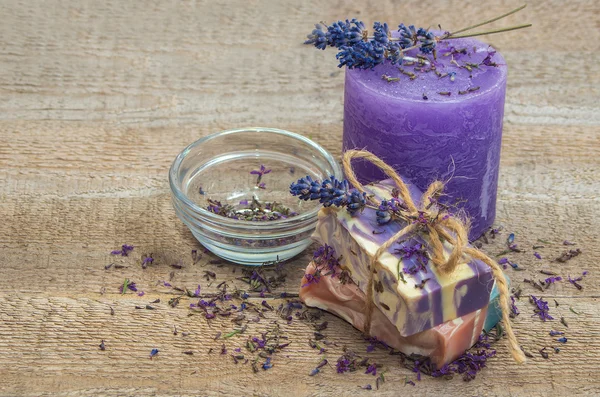Lavender handmade soap and candle. — Stock Photo, Image