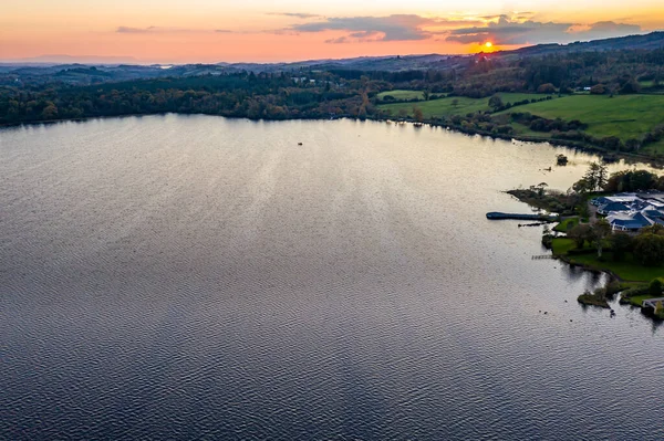 Vista aérea del lago Eske en Donegal, Irlanda — Foto de Stock