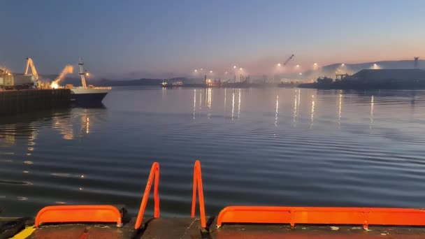 ドニゴール州キルズベズはアイルランドで最も重要な漁港である。 — ストック動画