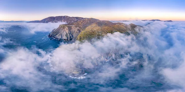 爱尔兰多纳加尔县滑道联盟悬崖的戏剧性空中景观 — 图库照片