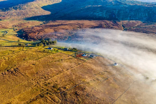 Donegal covered with fog from Crove upper to Teelin - Ireland — Stock Photo, Image