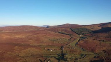 Donegal İlçesi 'nde Crove üzerinde uçuyor.