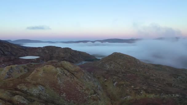 Dramatische Luftaufnahme der Klippen von Slieve League in der Grafschaft Donegal, Irland — Stockvideo