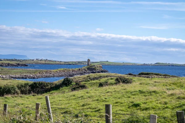 McSwynes城堡位于爱尔兰多纳加尔郡的圣约翰角 — 图库照片