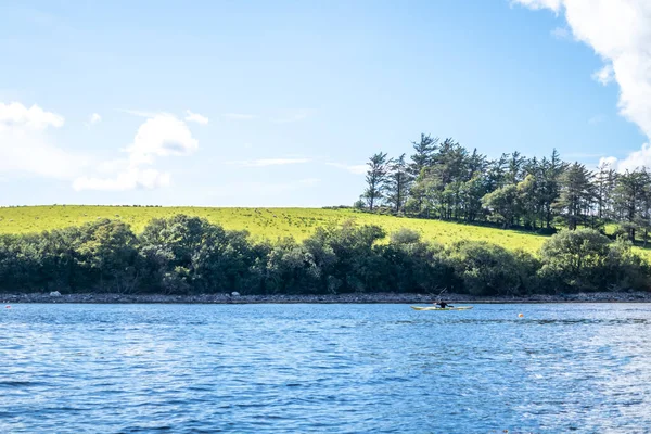 A paisagem no cais em Bruckless no Condado de Donegal - Irlanda. — Fotografia de Stock