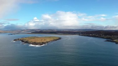 Donegal, İrlanda 'da Portnoo' dan Inishkeel 'in hava manzarası