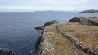 Donegal İlçesi 'ndeki Dawros kıyı şeridinin havadan görüntüsü - İrlanda