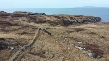 Donegal İlçesi 'ndeki Dawros kıyı şeridinin havadan görüntüsü - İrlanda