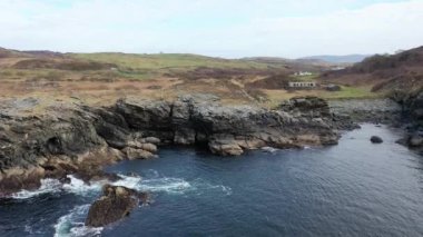 Donegal İlçesi 'ndeki Dawros kıyı şeridinin havadan görüntüsü - İrlanda