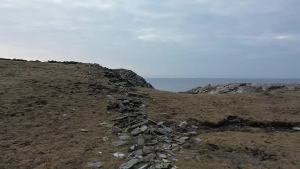 Pandangan udara garis pantai di Dawros di County Donegal - Irlandia — Stok Video