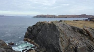 Donegal İlçesi 'ndeki Dawros kıyı şeridinin havadan görüntüsü - İrlanda