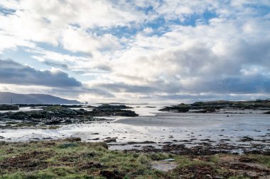 Donegal İlçesi Rossbeg sahil şeridi kışın - İrlanda