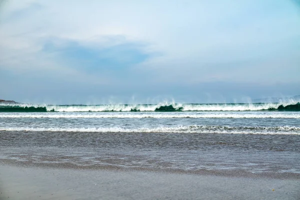 Ondas de inverno em Narin Strand por Portnoo, Condado de Donegal - Irlanda. — Fotografia de Stock