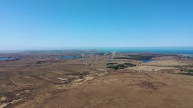 Ardara ve Portnoo arasındaki Loughderryduff rüzgar çiftliği County Donegal - İrlanda - Zaman aşımı.