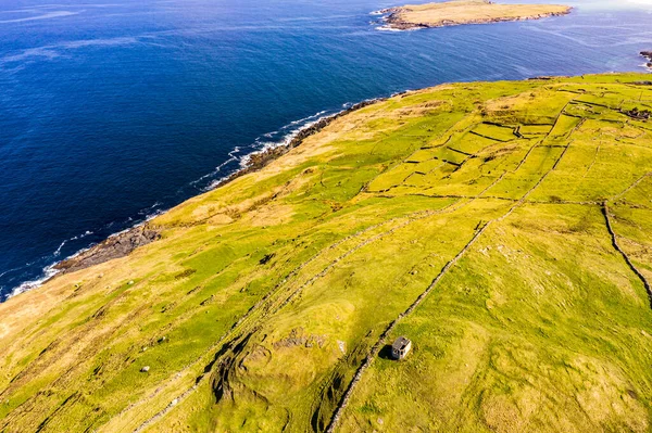 Flygfoto över Dunmore Head av Portnoo i grevskapet Donegal, Irland. — Stockfoto