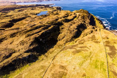Donegal, İrlanda 'da Portnoo' dan Dunmore Head 'in hava görüntüsü.
