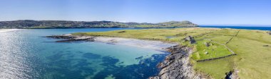 Donegal, İrlanda 'da Portnoo' dan Dunmore Head 'in hava görüntüsü.
