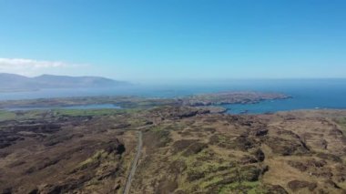 Donegal, İrlanda 'da Portnoo tarafından Peatbog üzerinde uçmak