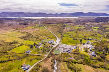 BALLYMACKILDUFF, KILCLOONEY, DONEGAL, İRELAND - 19 Mart 2021: St. Conals Kilisesi Raphoe piskoposluğuna aittir.