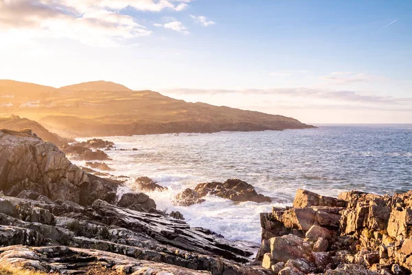 Θέα πίσω από το λιμάνι Portnoo στην κομητεία Donegal κατά τη διάρκεια της πανδημίας Covid-19 - Ιρλανδία. — Φωτογραφία Αρχείου