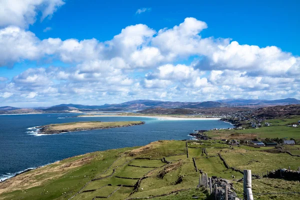 ダンモアヘッドから見たポルトーノ、ナリン、インスキー-アイルランドのドニゴール州 — ストック写真