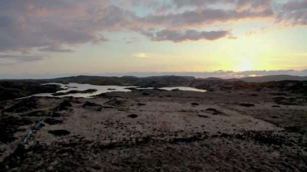 Portnoo 'dan Doon Kalesi' nin havadan görünüşü - Donegal İlçesi - İrlanda — Stok video