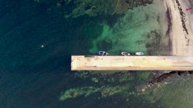 İrlanda 'nın Donegal ilçesindeki Portnoo limanında yüzüyordum.