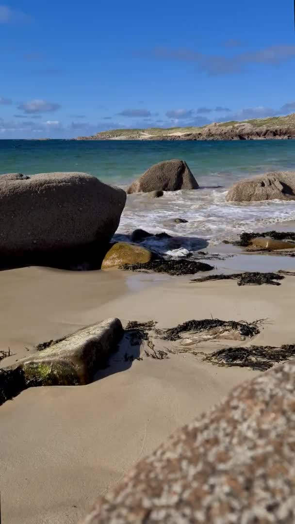 La bellissima spiaggia di Carrickboyle e Glassagh - Derrybeg, Gweedore - Contea di Donegal - Irlanda — Video Stock