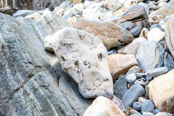 Rockfall em Silver Strand no Condado de Donegal - Irlanda — Fotografia de Stock