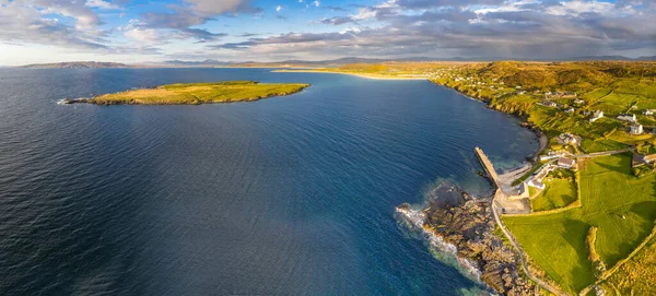 Flygfoto över Portnoo hamn i grevskapet Donegal, Irland — Stockfoto