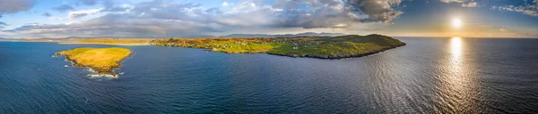 Aerial view of Portnoo harbour and Inishkeel Island in County Donegal, Ireland — Stock Photo, Image