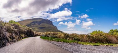 Sligo, İrlanda 'daki çarpıcı Benbulben Dağı