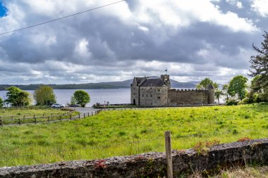 County Leitrim 'deki Parkes Kalesi bir zamanlar İngiliz ekici Robert Parke' ın eviydi.