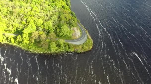 Ruta costera panorámica cerca del castillo de Parkes, en el condado de Leitrim, Irlanda. — Vídeo de stock