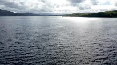 İrlanda 'nın Leitrim ilçesindeki Parkes Kalesi' nin hava manzarası..