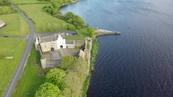 Vista aérea do Castelo de Parkes, no Condado de Leitrim, Irlanda. — Vídeo de Stock