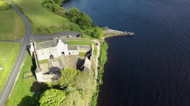 Luchtfoto van Parkes Castle, in county Leitrim, Ierland. — Stockvideo