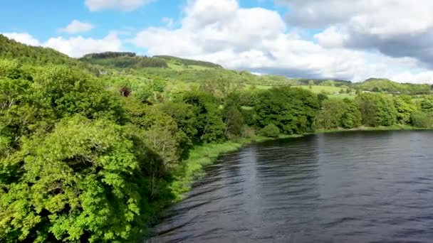 Lough Gill 'in hava manzarası, Sligo İlçesi - İrlanda — Stok video