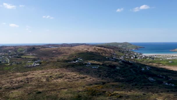Flygfoto över Clooney, Narin och Portnoo i grevskapet Donegal - Irland — Stockvideo
