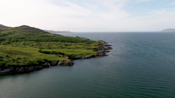 爱尔兰Donegal县Lough Swilly和Knockalla Fort的空中景观 — 图库视频影像