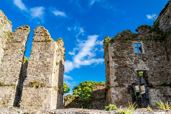 Le rovine del castello di Manorhamilton, eretto nel 1634 da Sir Frederick Hamilton Contea di Leitrim, Irlanda — Foto Stock