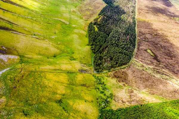 Aerial view of the mountain Benbulbin in County Sligo, Írország — Stock Fotó