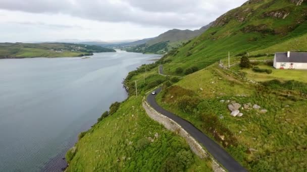Η όμορφη ακτογραμμή στο Illancreeve και Garrahill από Ardara στην κομητεία Donegal - Ιρλανδία — Αρχείο Βίντεο